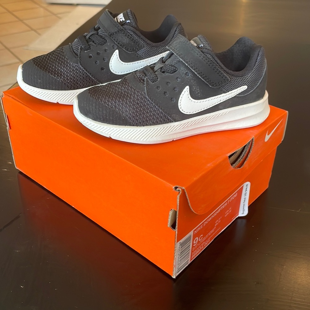 Little Kids Nike Downshifter 7 Shoes - NWT - Size 9c